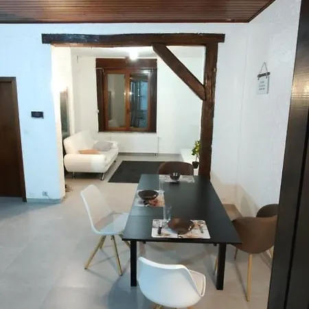 Sweethome-rooms-marci Homestay *