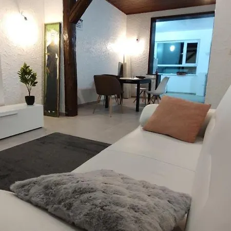 Sweethome-rooms-marci *